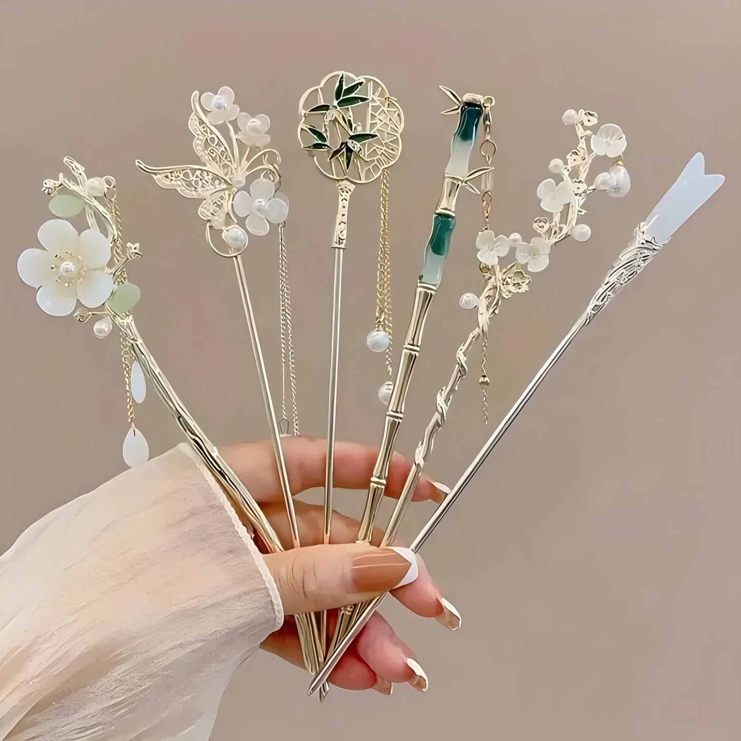 Palillo de Pelo Chino con Borlas Florales