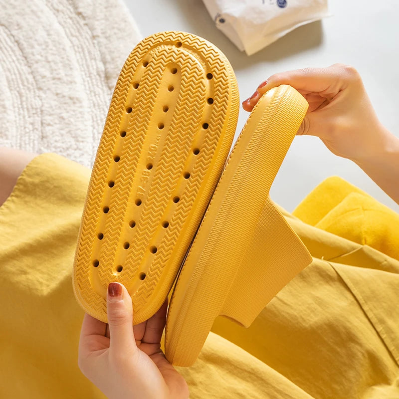Women Thick Platform Cloud Slippers Indoor Home Eva Soft Sole Pillow Slides Sandals Woman 2025 Summer Non Slip Beach Flip Flops