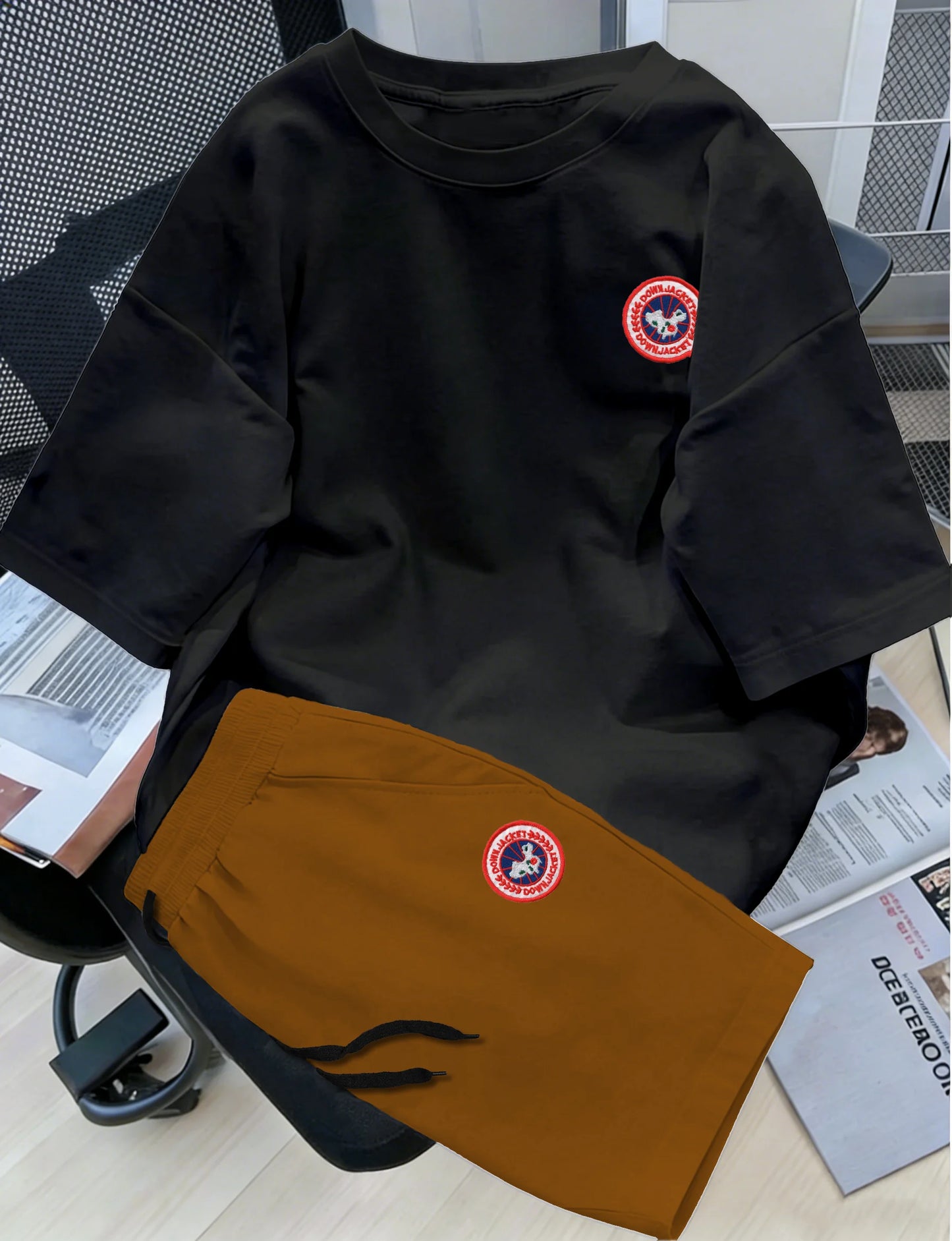 Men's Everyday Casual Comfort Co-Ord Set, Crew Neck T-Shirt & Elastic Waist Shorts with Chest Circular Emblem Print for Daily Us
