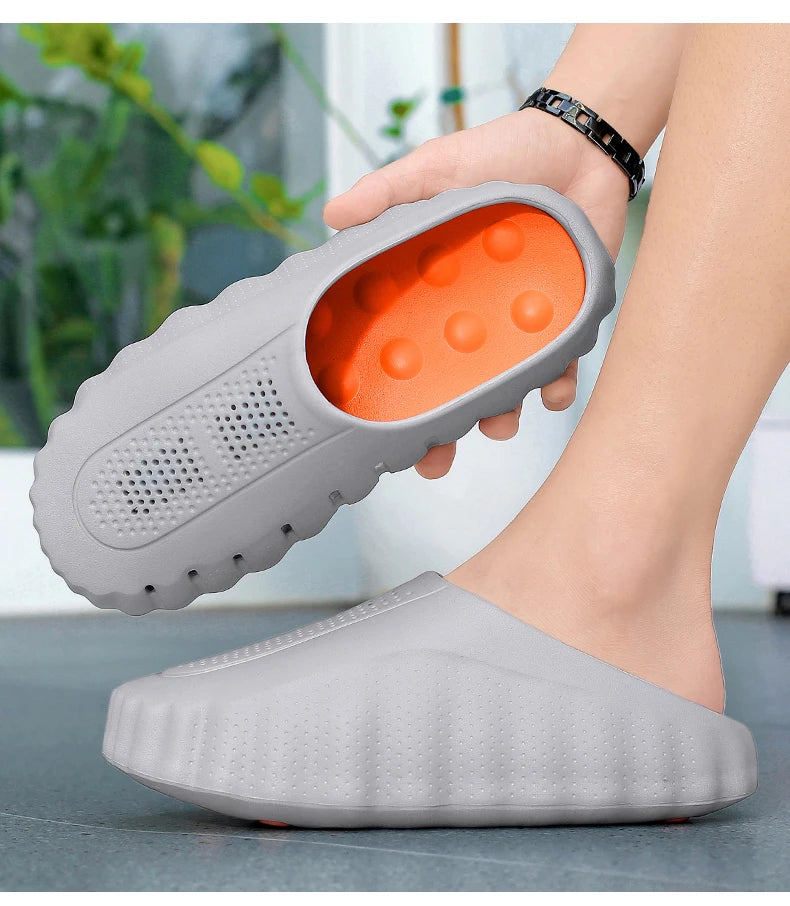 New Men's Slippers Outdoor Soft Thick Sole Slides Breathable Sandals Non-Slip Bathroom Slippers Lightweight Summer Beach Sandals
