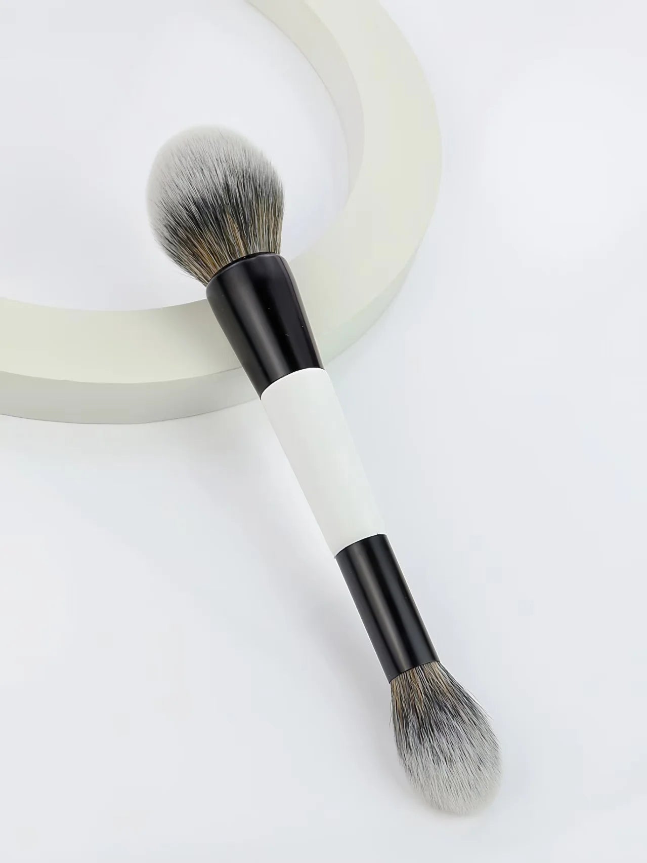 4 Double-Ended Makeup Brushes, Multi-Functional Makeup Brushes, Blush Brush, Foundation Brush, Loose Powder Brush, Highlight Brush, Nose Shadow Brush, Concealer Brush, Blush Brush, Gift for Women and Girls