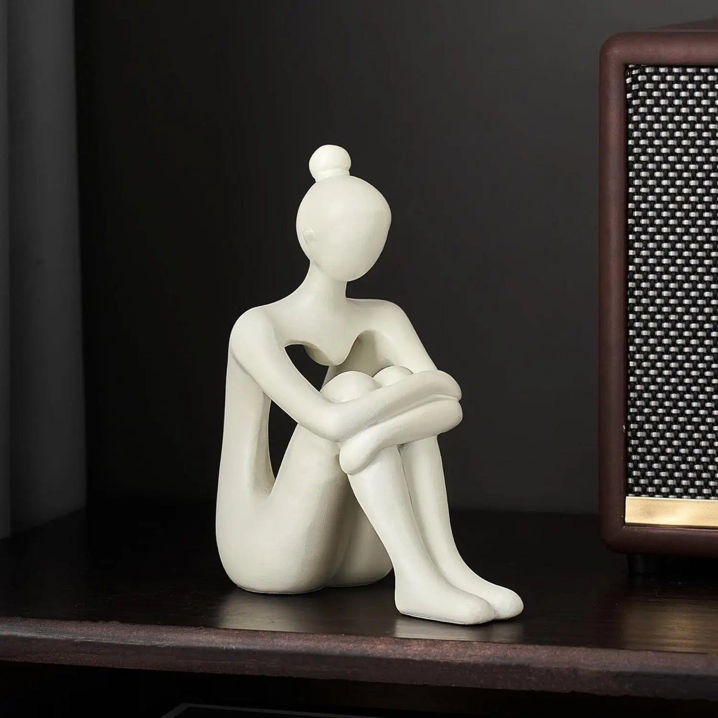 Resin Bookshelf Decoration Abstract Reading Woman Thinker Statue Ornaments Creative Art Design Home Office Bookshelf Decoration