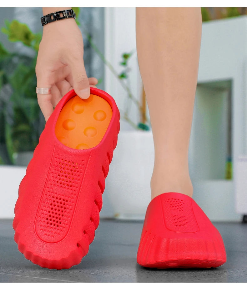 New Men's Slippers Outdoor Soft Thick Sole Slides Breathable Sandals Non-Slip Bathroom Slippers Lightweight Summer Beach Sandals