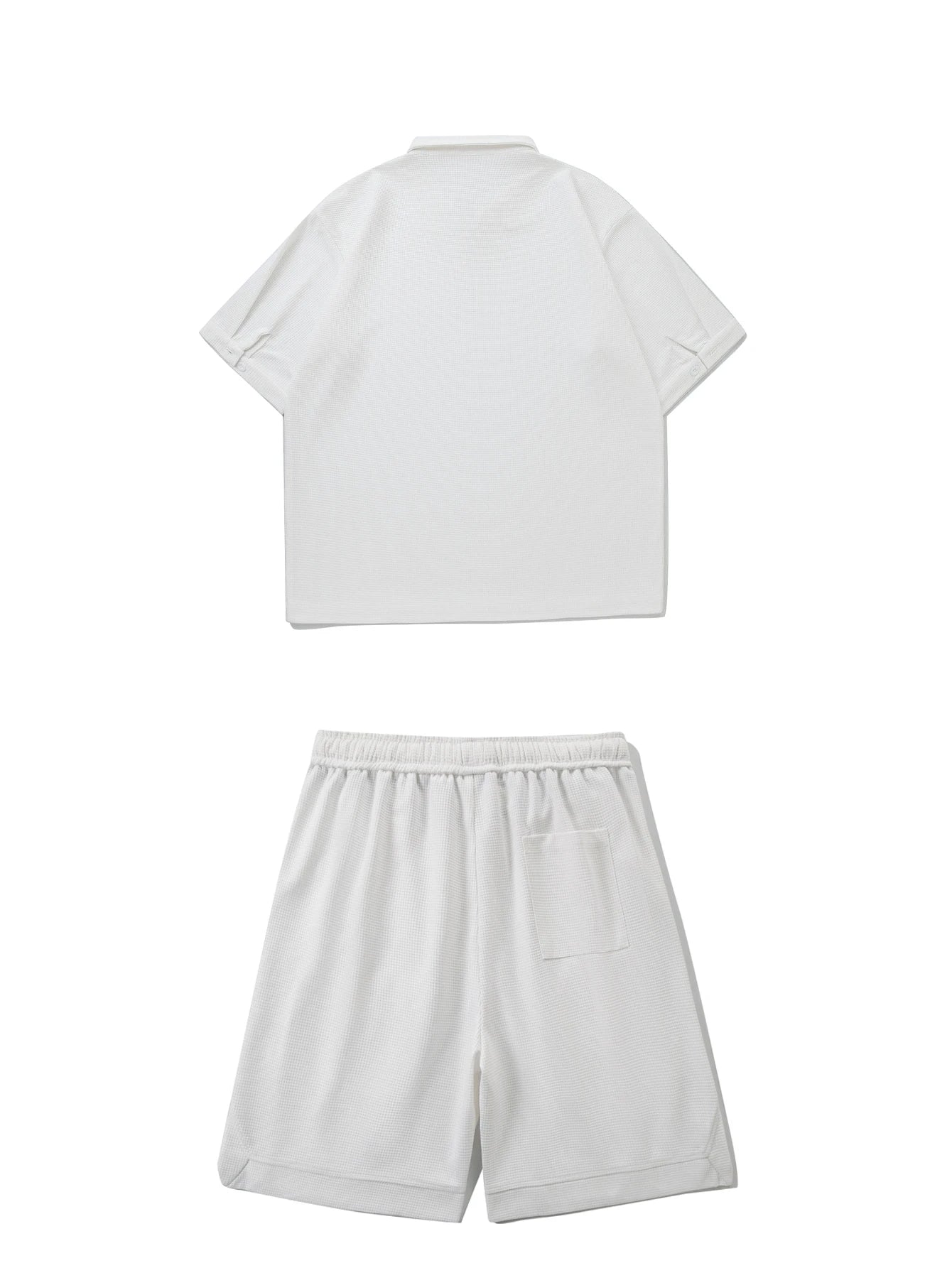 2-piece men's summer casual outdoor set, fashionable collar short sleeved T-shirt and pocket shorts set, with drawstring, suitab