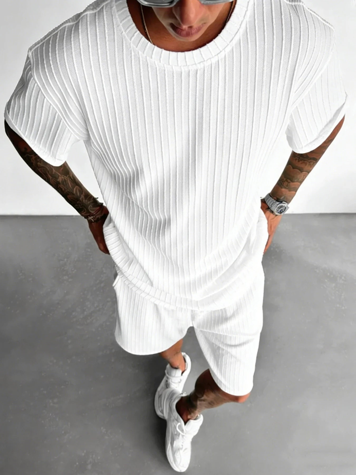 Men's Textured Two-Piece Casual Set: Short-Sleeve T-Shirt and Shorts