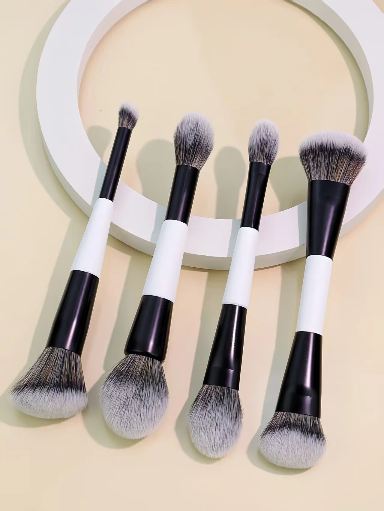4 Double-Ended Makeup Brushes, Multi-Functional Makeup Brushes, Blush Brush, Foundation Brush, Loose Powder Brush, Highlight Brush, Nose Shadow Brush, Concealer Brush, Blush Brush, Gift for Women and Girls