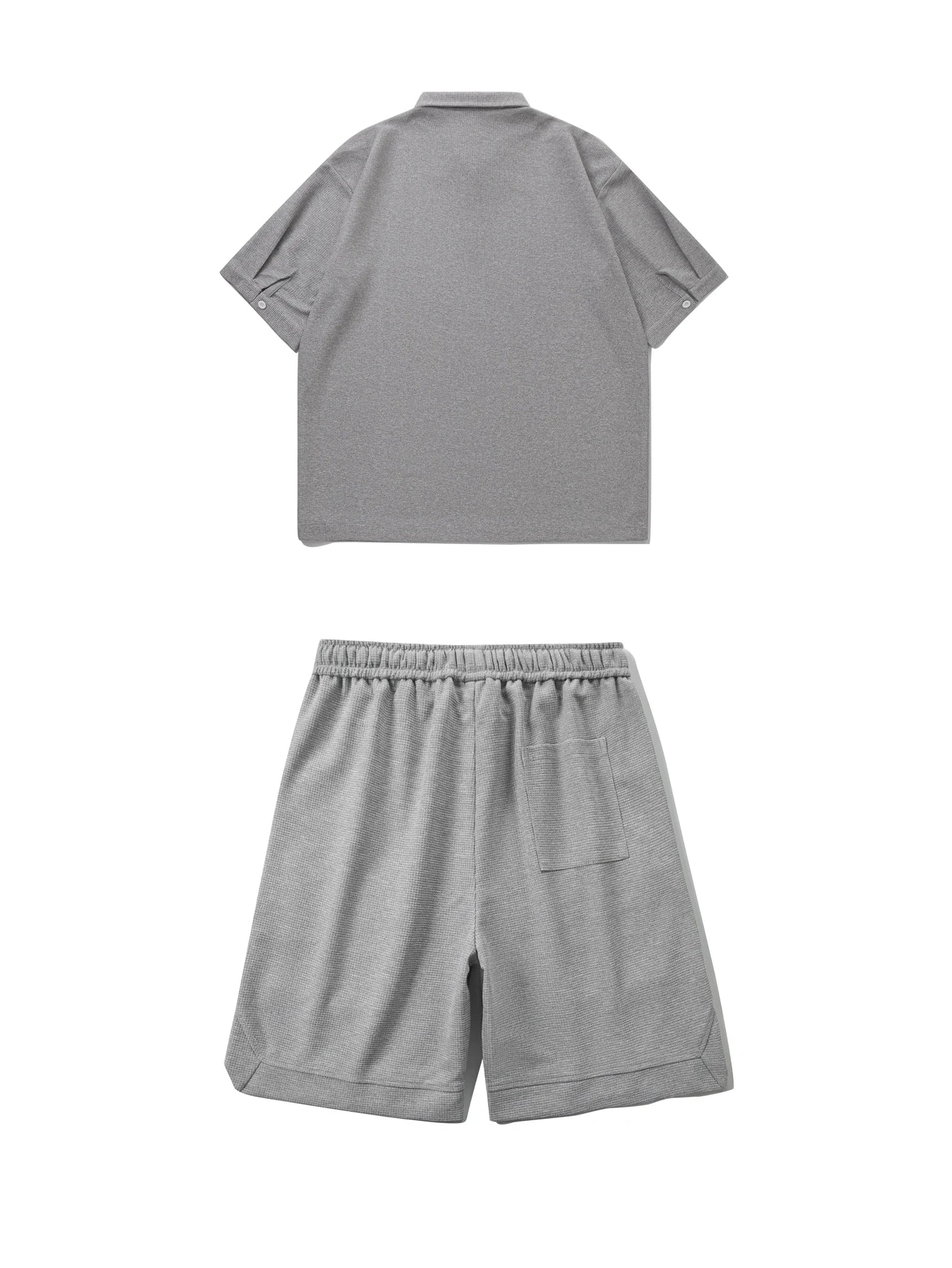 2-piece men's summer casual outdoor set, fashionable collar short sleeved T-shirt and pocket shorts set, with drawstring, suitab
