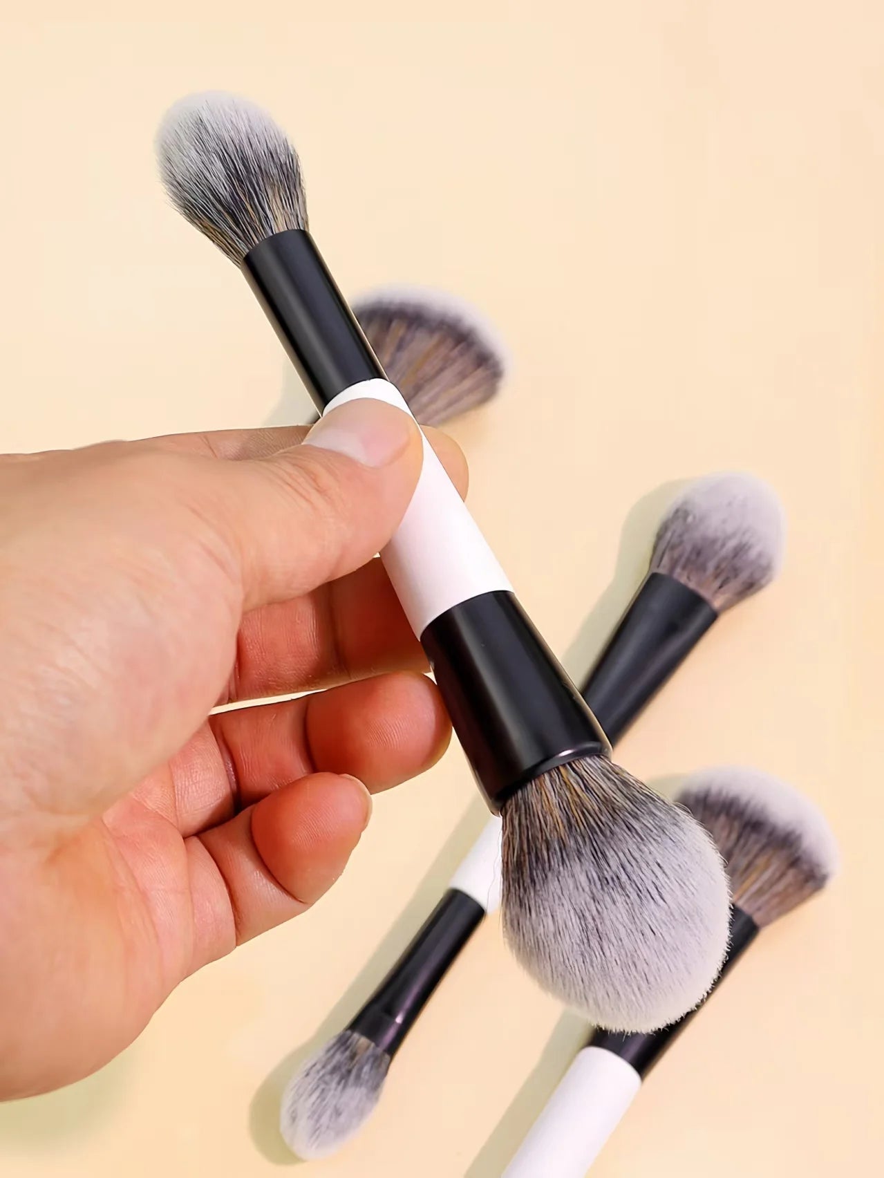 4 Double-Ended Makeup Brushes, Multi-Functional Makeup Brushes, Blush Brush, Foundation Brush, Loose Powder Brush, Highlight Brush, Nose Shadow Brush, Concealer Brush, Blush Brush, Gift for Women and Girls