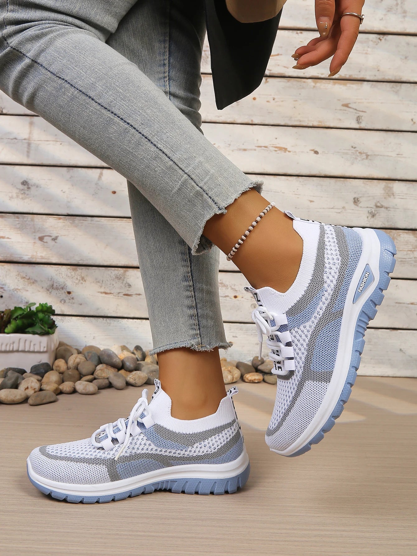 Women's shoes summer 2026 casual sneaker new style two-color single shoes, versatile, casual and fashionable work shoes