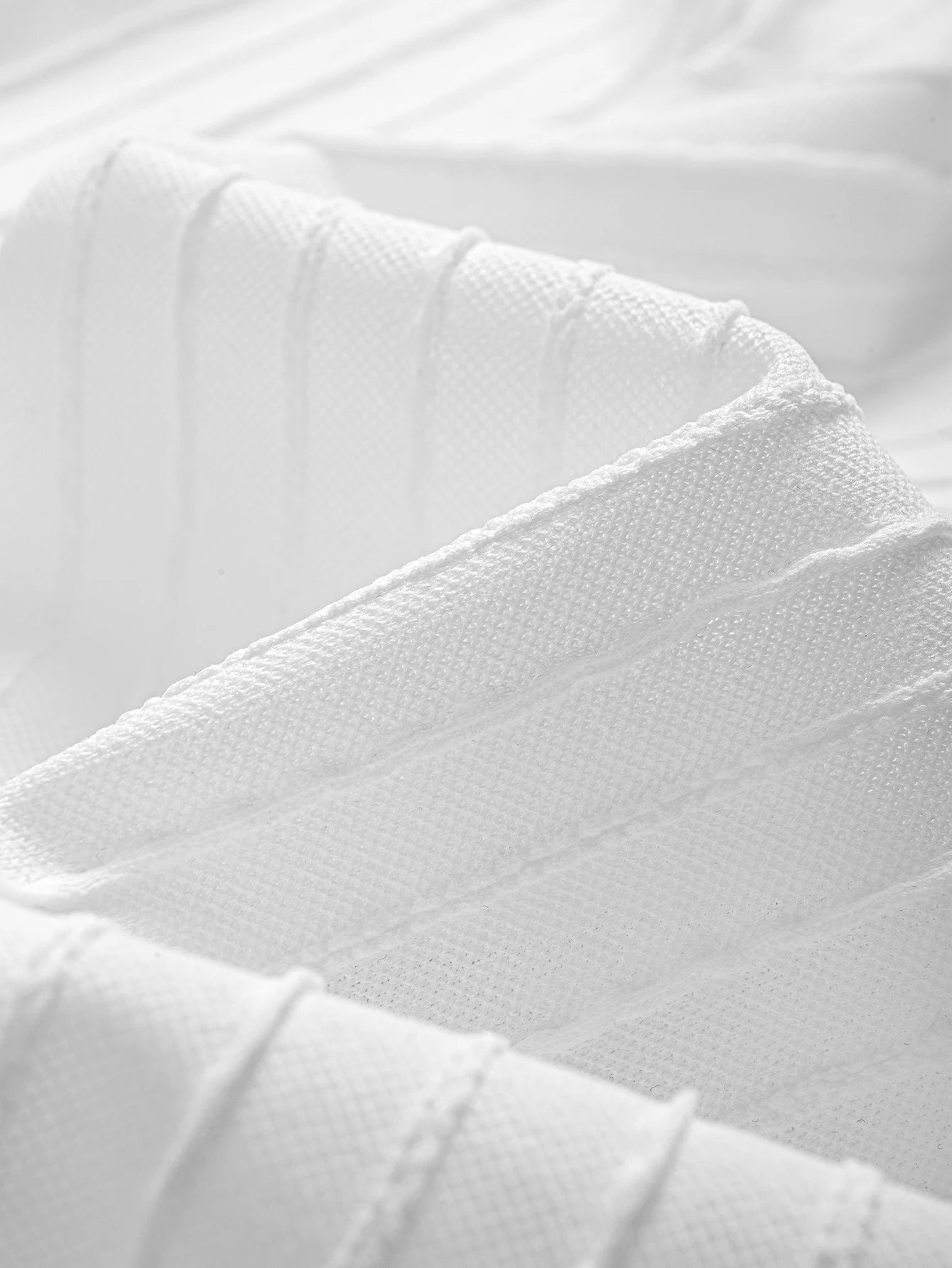Men's Textured Two-Piece Casual Set: Short-Sleeve T-Shirt and Shorts