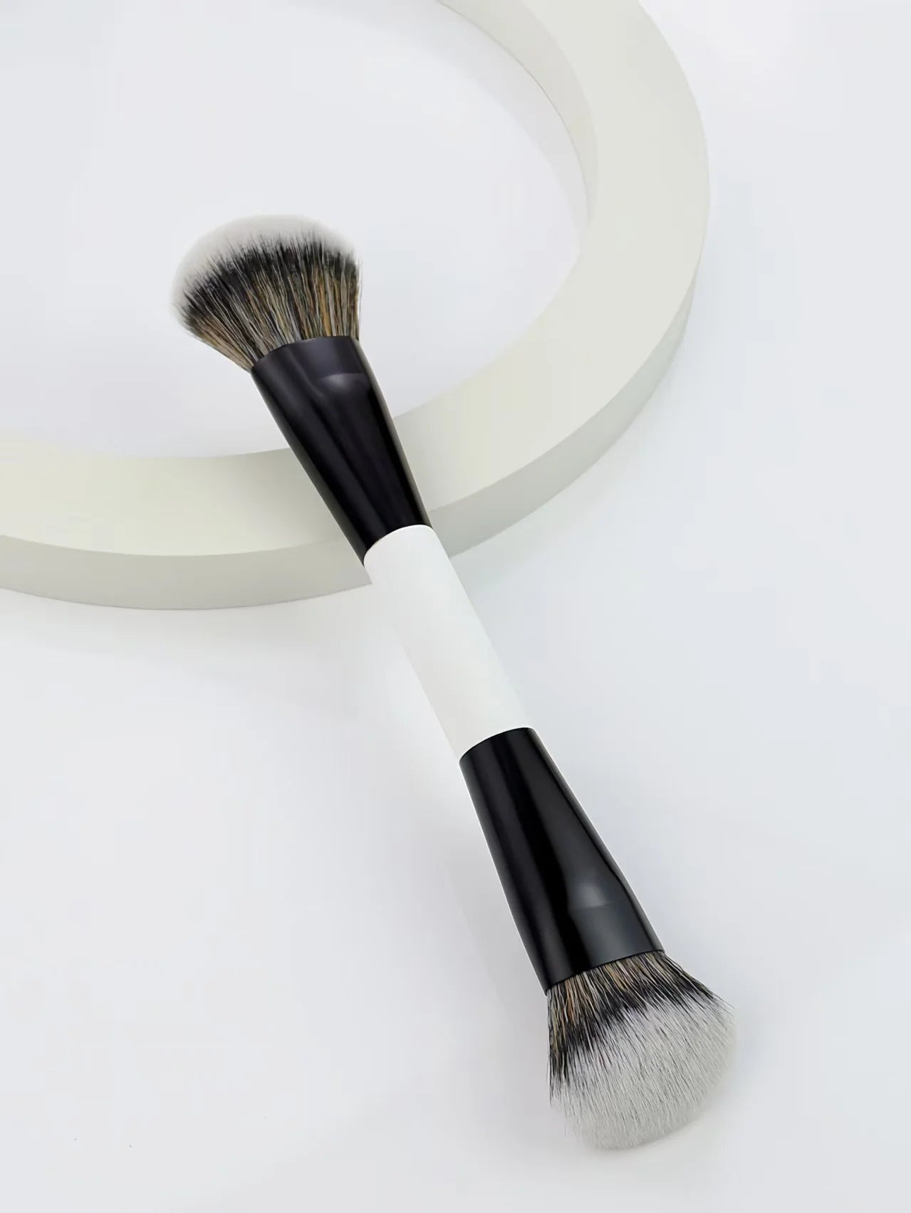 4 Double-Ended Makeup Brushes, Multi-Functional Makeup Brushes, Blush Brush, Foundation Brush, Loose Powder Brush, Highlight Brush, Nose Shadow Brush, Concealer Brush, Blush Brush, Gift for Women and Girls