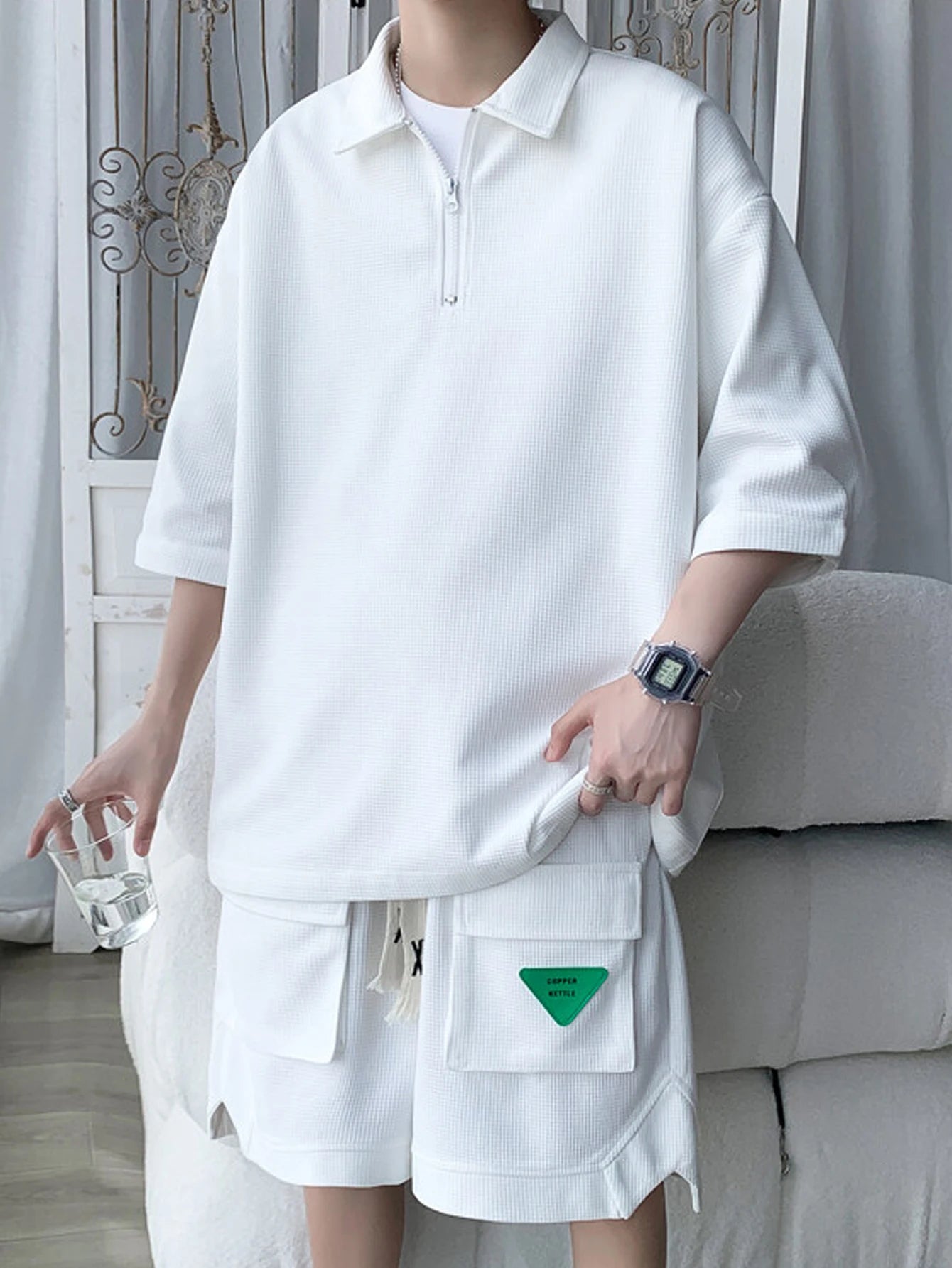 2-piece men's summer casual outdoor set, fashionable collar short sleeved T-shirt and pocket shorts set, with drawstring, suitab