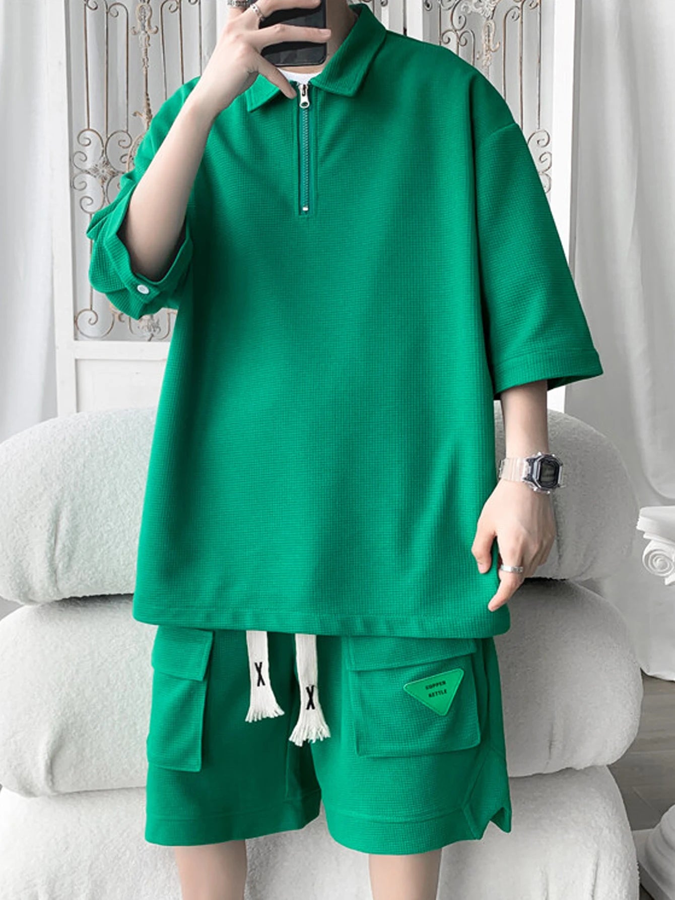 2-piece men's summer casual outdoor set, fashionable collar short sleeved T-shirt and pocket shorts set, with drawstring, suitab