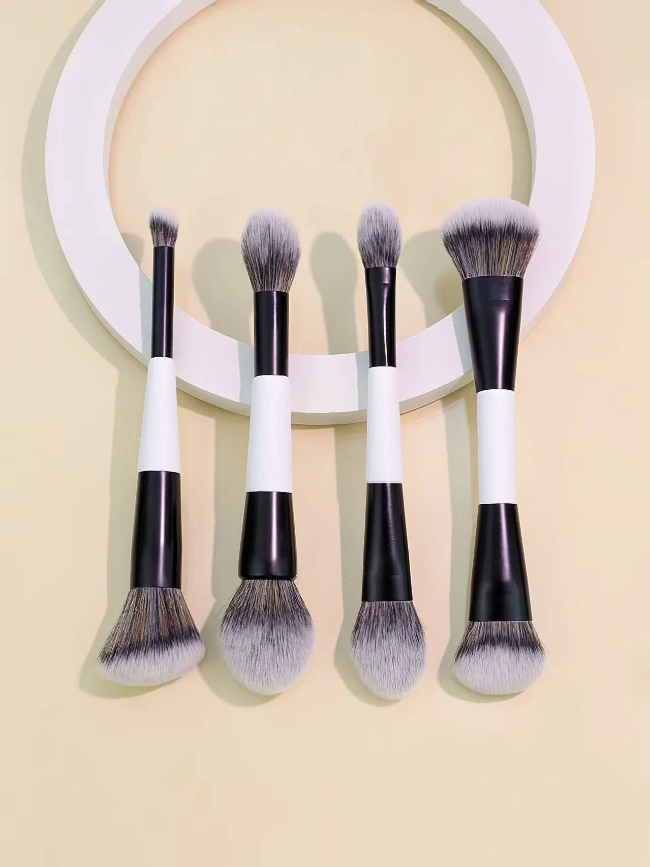 4 Double-Ended Makeup Brushes, Multi-Functional Makeup Brushes, Blush Brush, Foundation Brush, Loose Powder Brush, Highlight Brush, Nose Shadow Brush, Concealer Brush, Blush Brush, Gift for Women and Girls