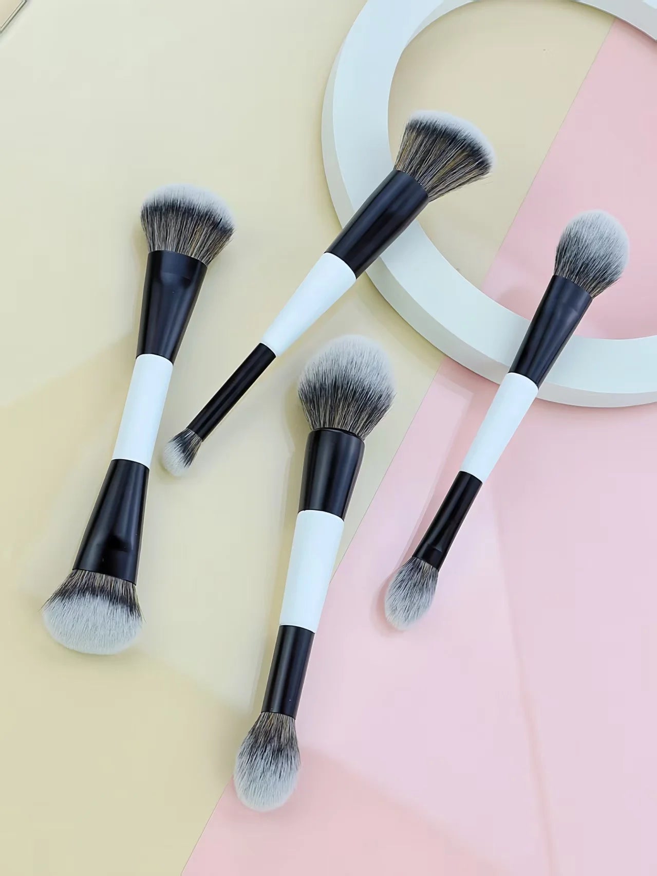 4 Double-Ended Makeup Brushes, Multi-Functional Makeup Brushes, Blush Brush, Foundation Brush, Loose Powder Brush, Highlight Brush, Nose Shadow Brush, Concealer Brush, Blush Brush, Gift for Women and Girls