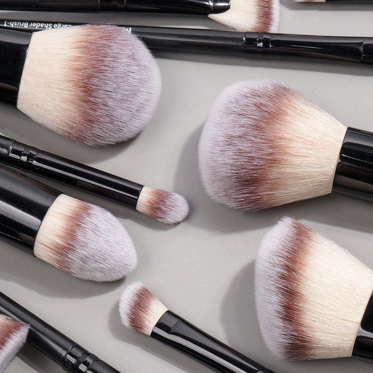 MAANGE Professional Makeup Brush Set 18PCS Premium Synthetic Foundation Powder Concealers Eyeshadows Makeup Brushes with Bag