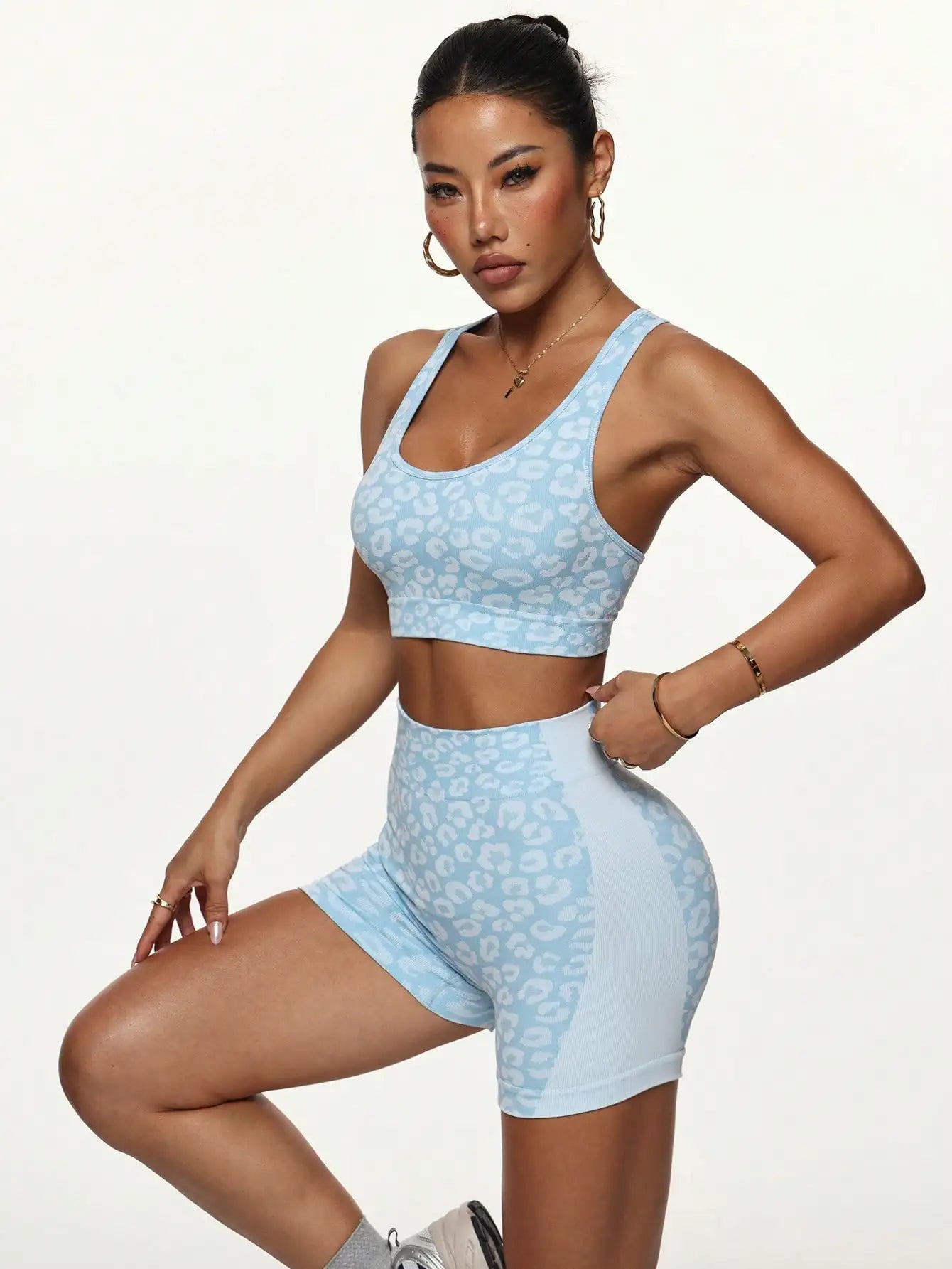 High waisted and belly hugging leopard print yoga set for women, lifting hips and tight fitting for external wear, running peach
