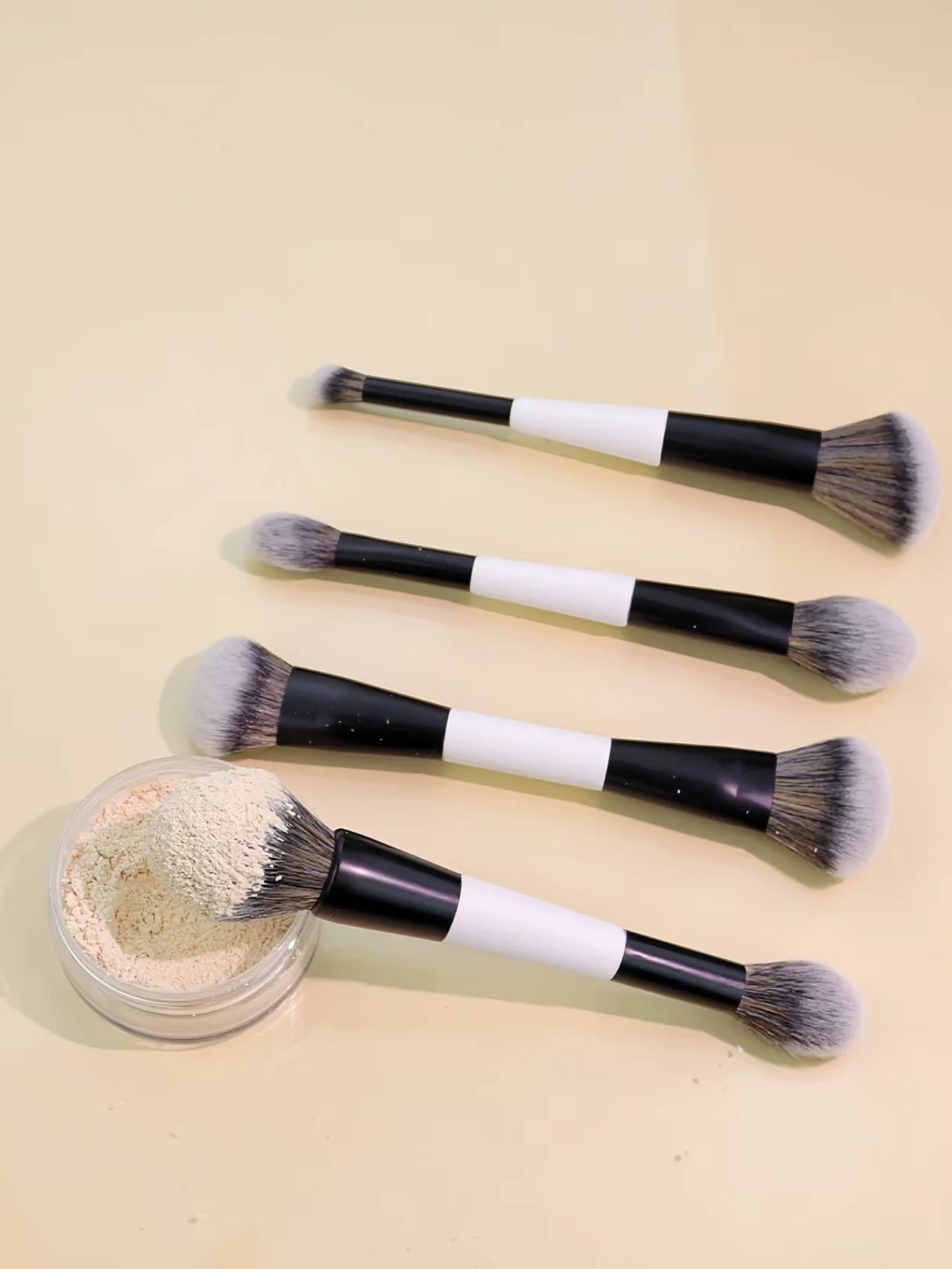 4 Double-Ended Makeup Brushes, Multi-Functional Makeup Brushes, Blush Brush, Foundation Brush, Loose Powder Brush, Highlight Brush, Nose Shadow Brush, Concealer Brush, Blush Brush, Gift for Women and Girls