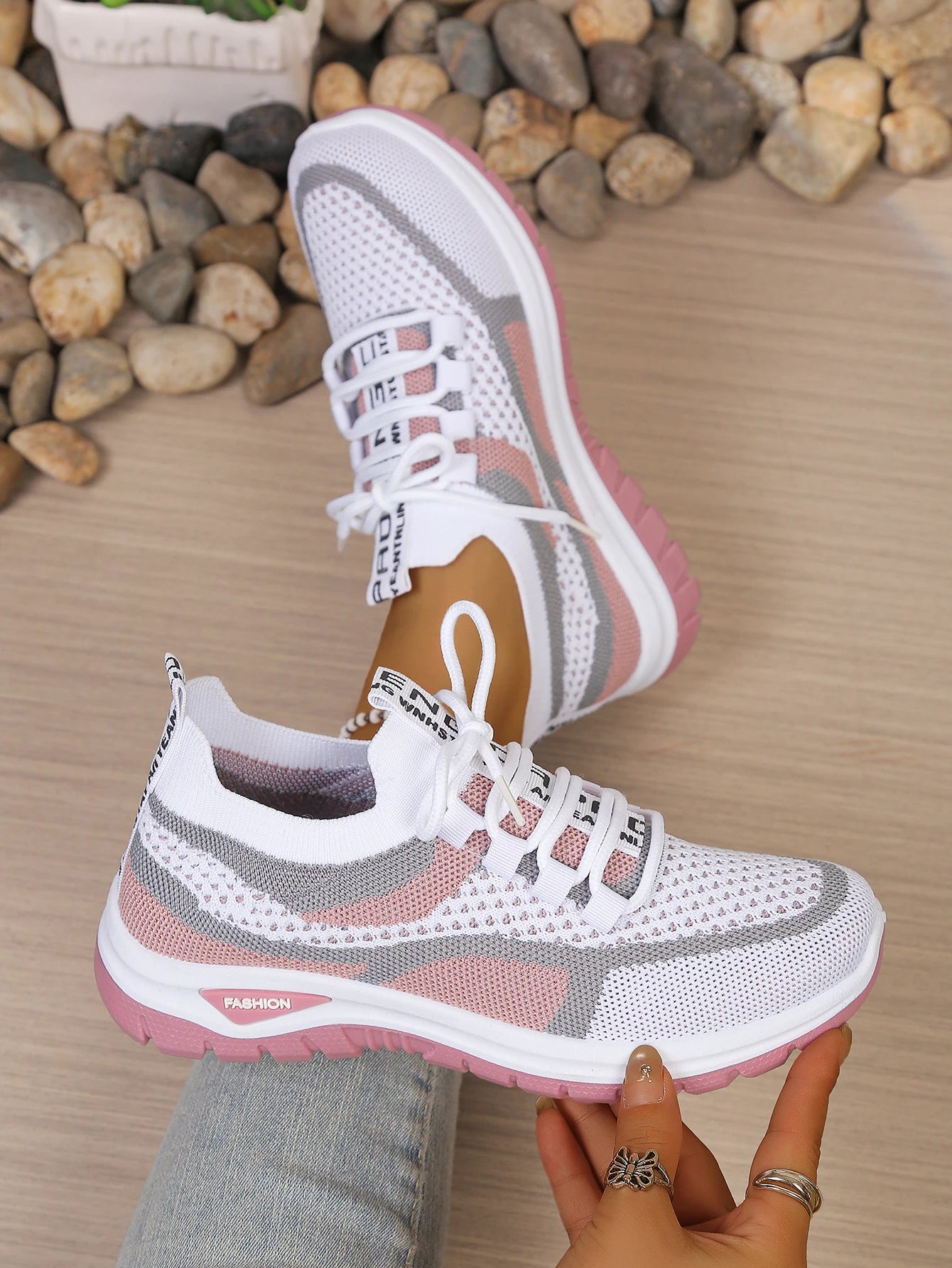 Women's shoes summer 2026 casual sneaker new style two-color single shoes, versatile, casual and fashionable work shoes