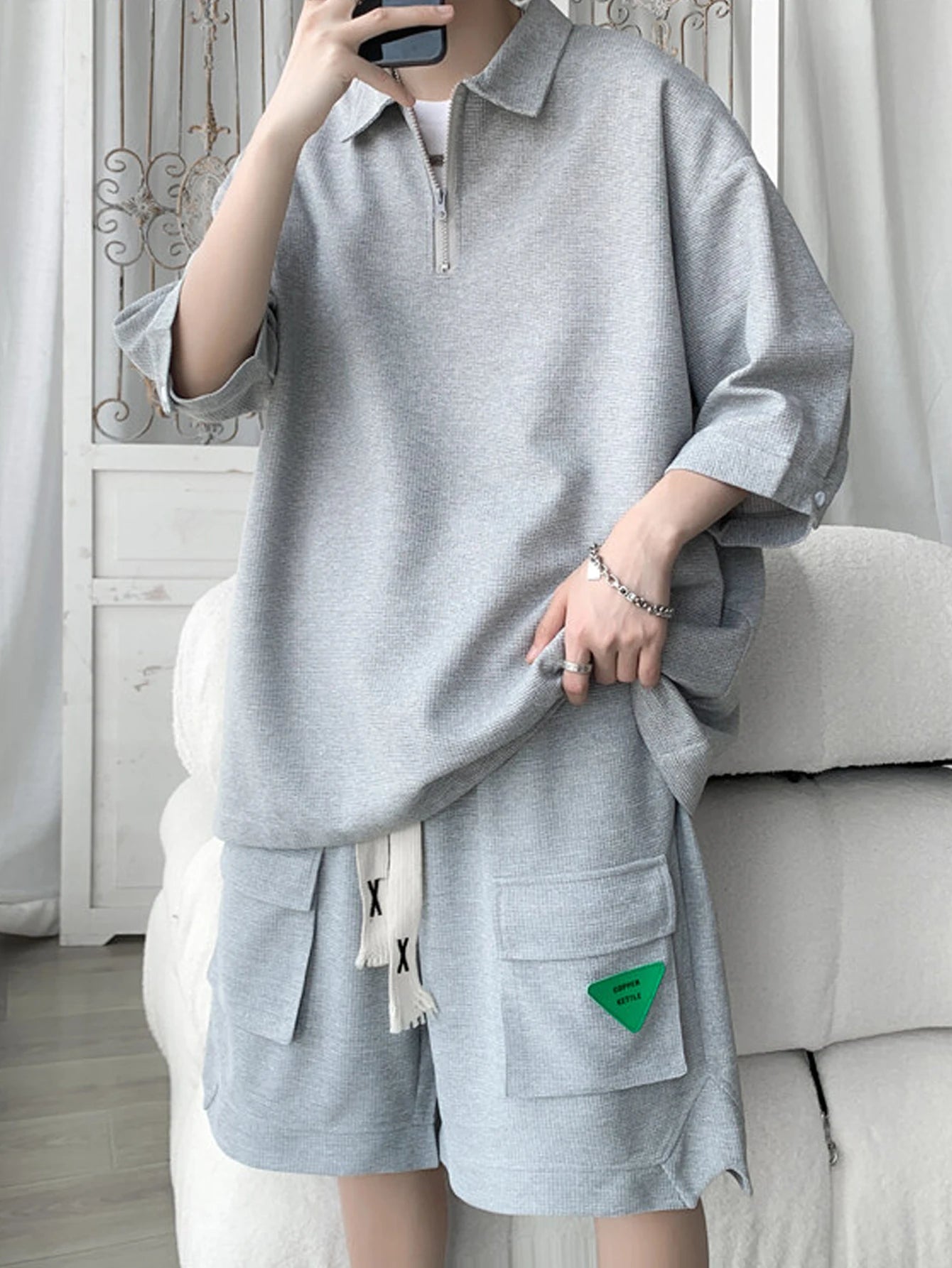 2-piece men's summer casual outdoor set, fashionable collar short sleeved T-shirt and pocket shorts set, with drawstring, suitab